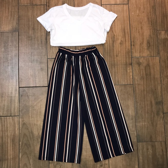 Express Pants - Flowy Striped 3/4 Length Pants
